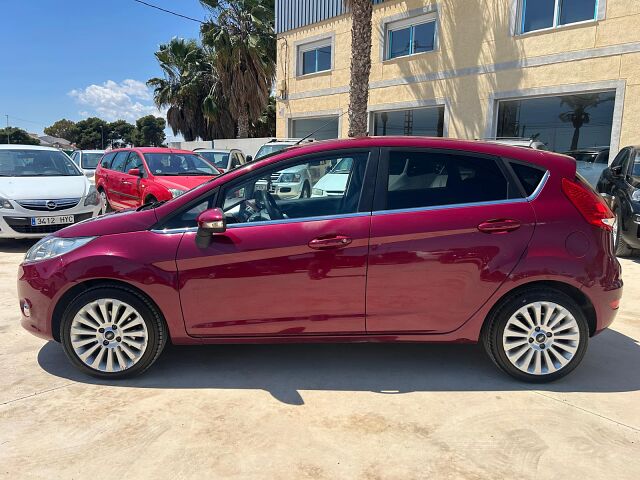 FORD FIESTA TITANIUM AUTO 1.4 SPANISH LHD IN SPAIN 71000 MILES SUPERB 2010